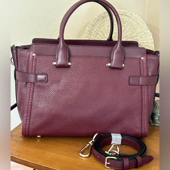 COACH Swagger 27 Smooth & Pebble Leather Crossbody Bag in Burgundy - Picture 3 of 15